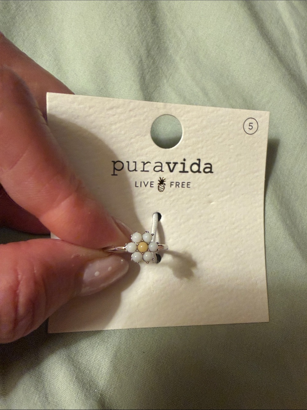 Pura Vida Silver Gemstone Daisy Ring with White and Cream Stones